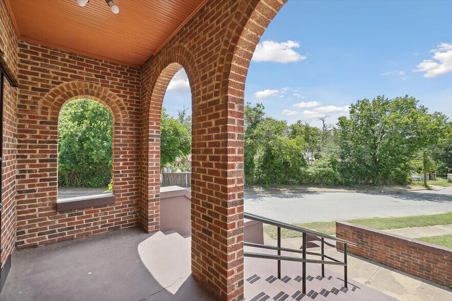 More Photos Of 3428 Littlejohn Ave, Fort Worth Religious Facility For Sale