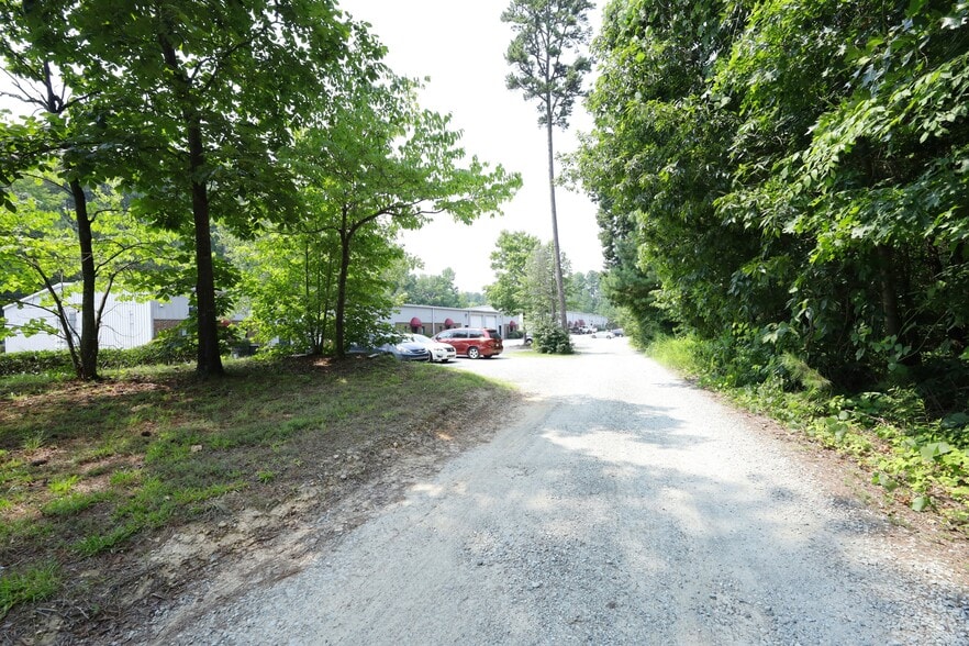 More Photos Of 4122 B Bennett Memorial Rd, Durham Flex For Lease