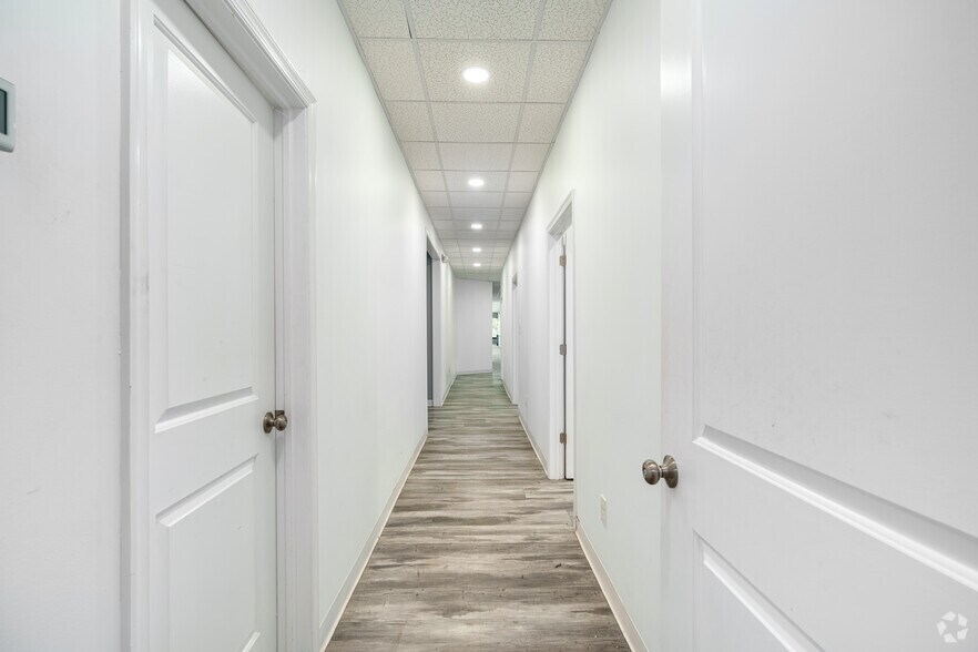 More Photos Of 1318 Walnut St, Philadelphia Storefront Retail Residential For Sale