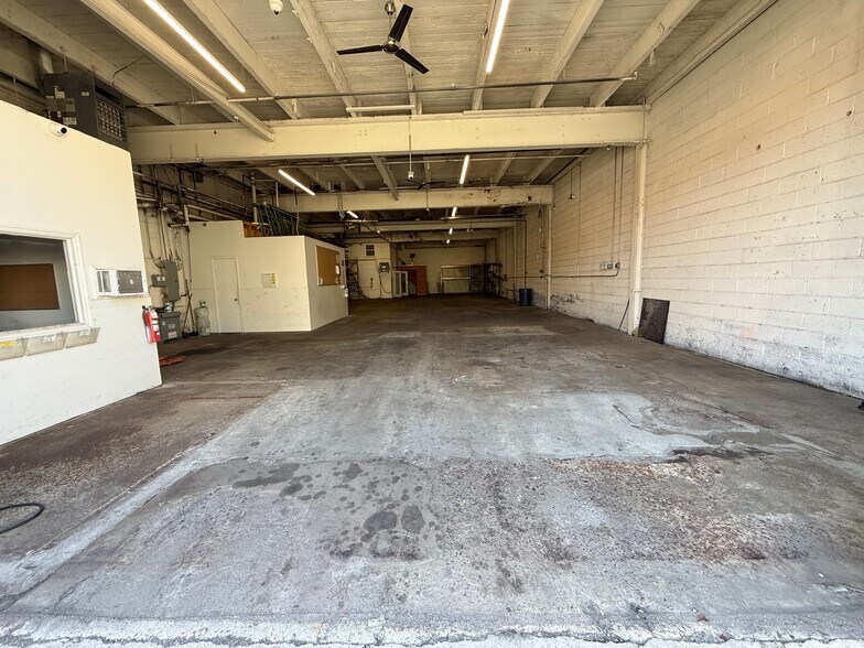 More Photos Of 455 Madison Ave, Paterson Manufacturing For Lease