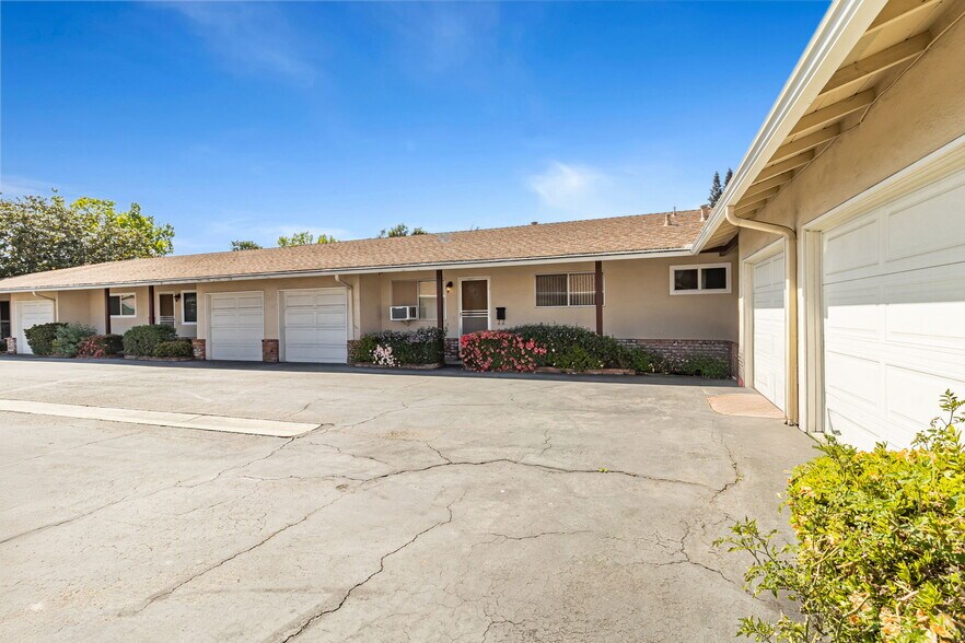 More Photos Of 1120 Bonita Ave, Mountain View Apartments For Sale