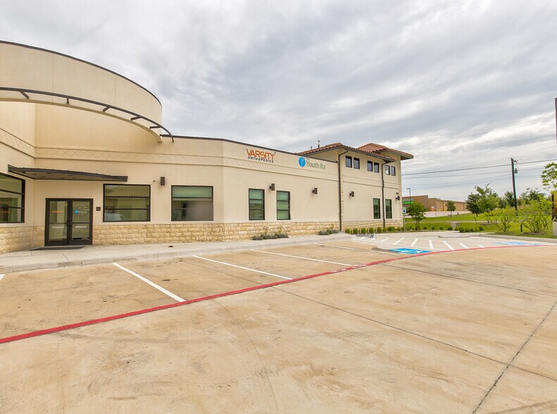 More Photos Of 9545 N Beach St, Fort Worth Medical For Lease