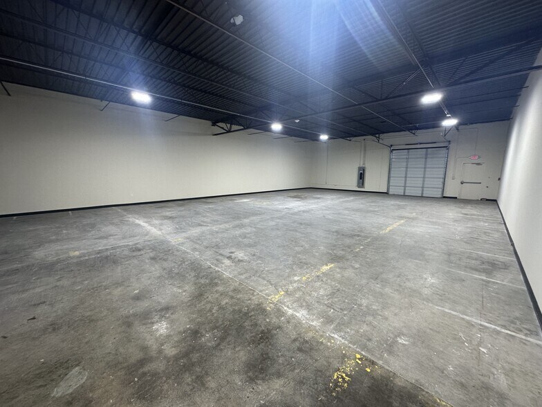 More Photos Of 1509-1521 Central Park Dr, Hurst Unknown For Lease