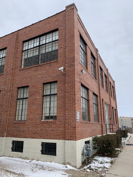 More Photos Of 612 New Hampshire St, Lawrence Office For Lease