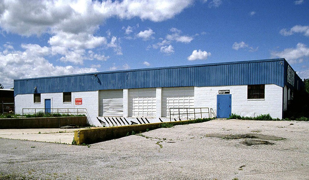 Primary Photo Of 1575 5th Industrial Ct, Bay Shore Warehouse For Lease