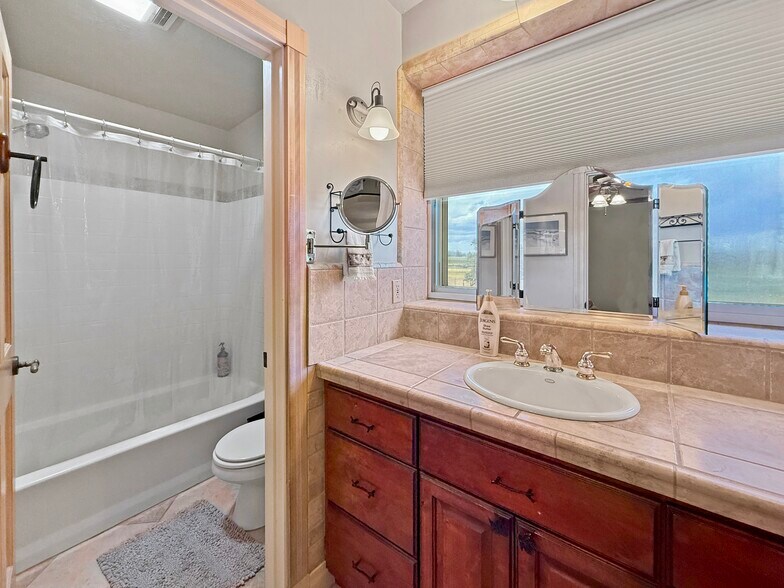 More Photos Of 63026 Powell Butte Hwy, Bend Airplane Hangar For Sale