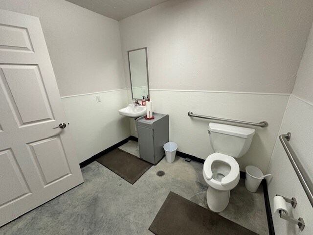 More Photos Of 720 Blackhawk St, Billings Warehouse For Sale