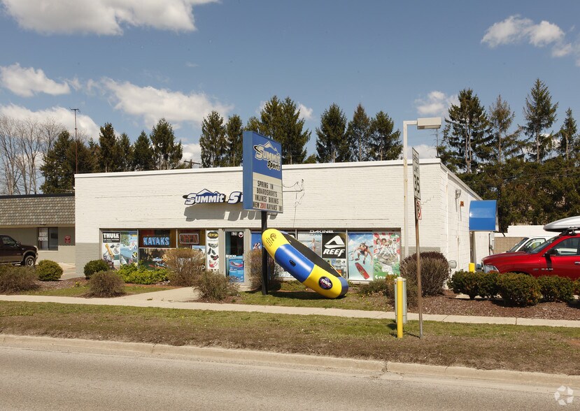 Primary Photo Of 620 W Grand River Ave, Brighton Freestanding For Lease