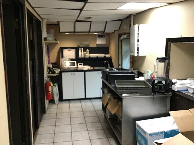 More Photos Of 605 Main St, Hellertown Restaurant For Sale