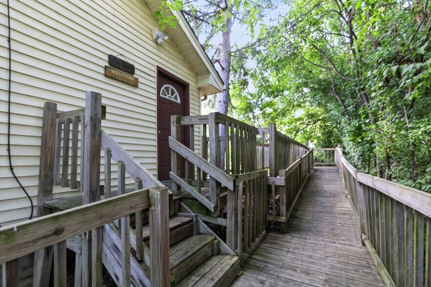 More Photos Of 217 55th St, Clarendon Hills Medical For Sale