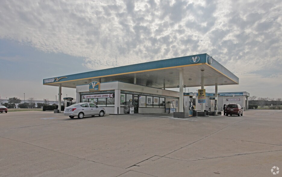 More Photos Of 4600 S Collins St, Arlington Convenience Store For Sale