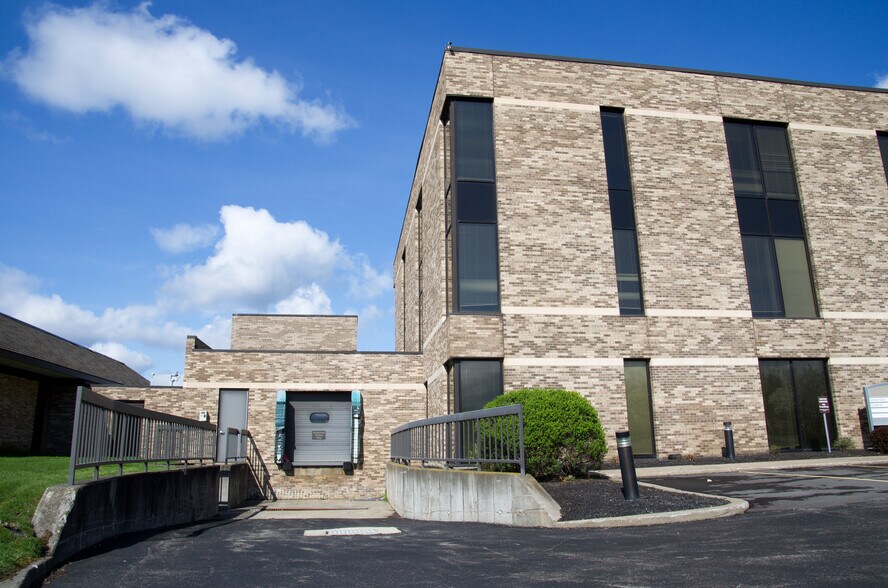 More Photos Of 250 Cross Keys Office Park, Fairport Unknown For Lease