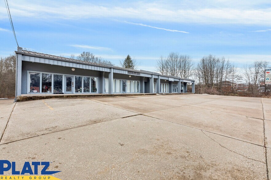 More Photos Of 3323 Parkman Rd NW, Warren Freestanding For Sale