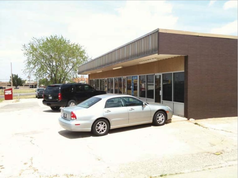 More Photos Of 3018-3030 Epperly Dr, Oklahoma City General Retail For Lease
