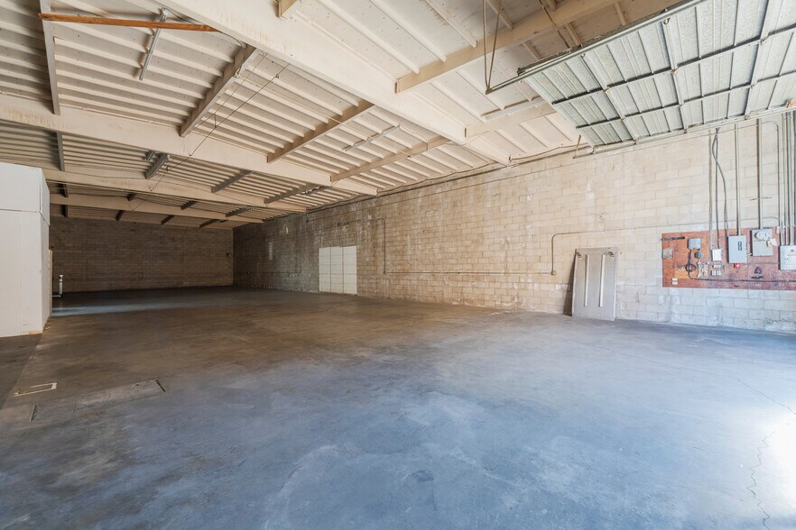 More Photos Of 440 N Marine Ave, Wilmington Warehouse For Lease