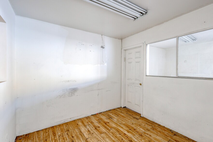 More Photos Of 784 Crocker St, Los Angeles Warehouse For Sale