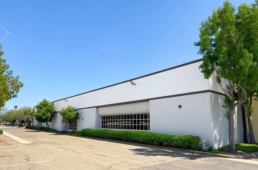 More Photos Of 1700 Emerson Ave, Oxnard Manufacturing For Sale