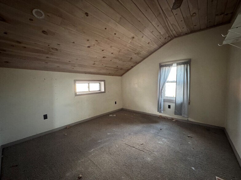 More Photos Of 563 James Monroe Ave, Monroeton Apartments For Sale