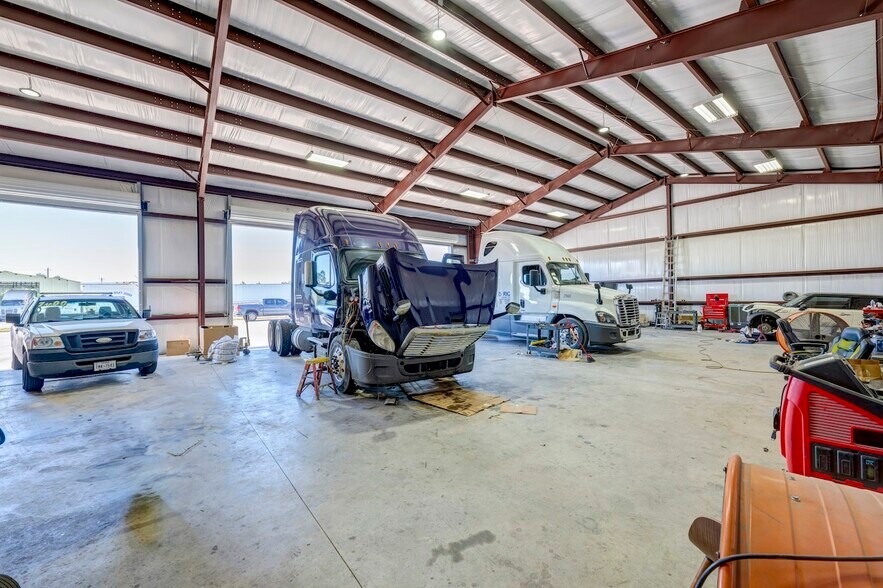 More Photos Of 6409 Mesa Dr, Houston Truck Terminal For Lease