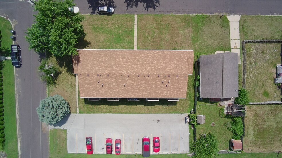 More Photos Of 429 South St, Pekin Apartments For Sale