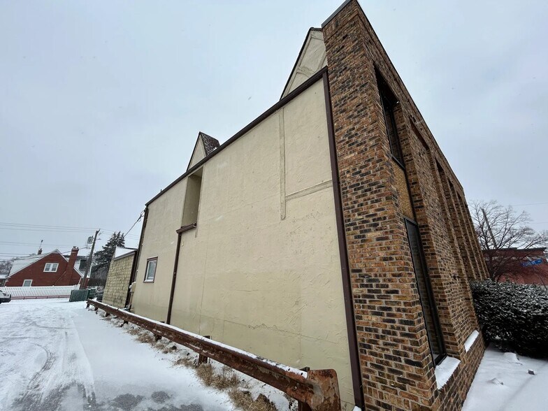 More Photos Of 27 Ridge Rd, Munster Office For Sale