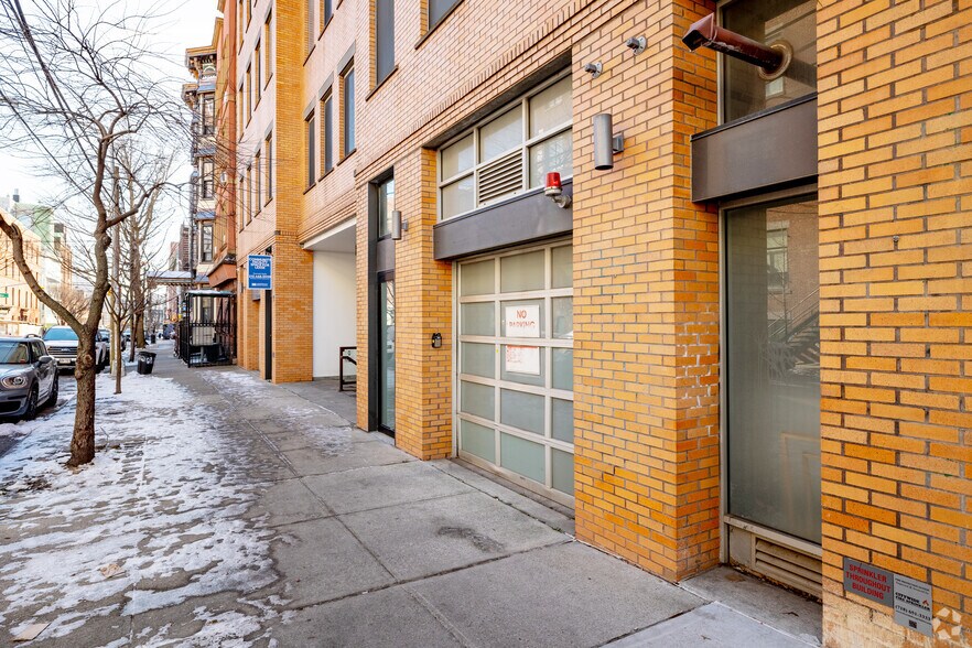 More Photos Of 144-148 N 10th St, Brooklyn Apartments For Lease