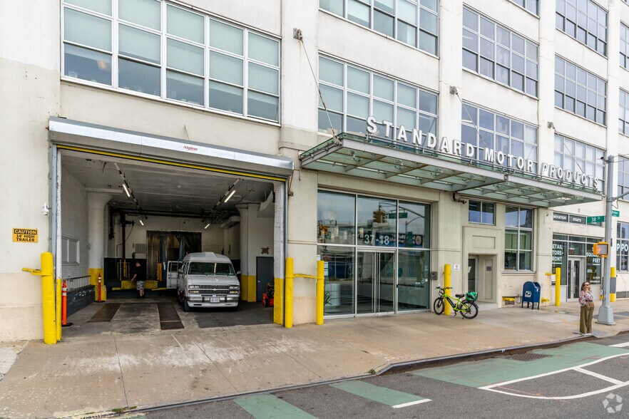More Photos Of 37-18 Northern Blvd, Long Island City Office For Lease