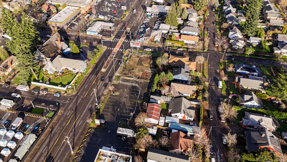 More Photos Of 322 SE 82nd Ave, Portland Land For Sale