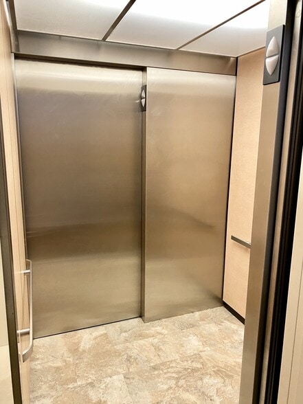 More Photos Of 900 S Western Ave, Chicago Apartments For Lease