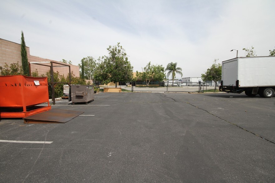 More Photos Of 444 Athol St, San Bernardino Warehouse For Sale