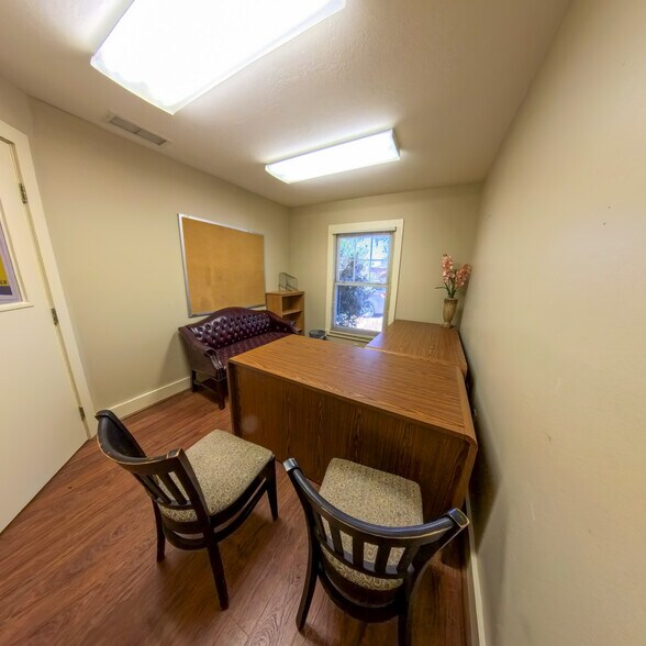 More Photos Of 112 NE Sanchez Ave, Ocala Office For Lease