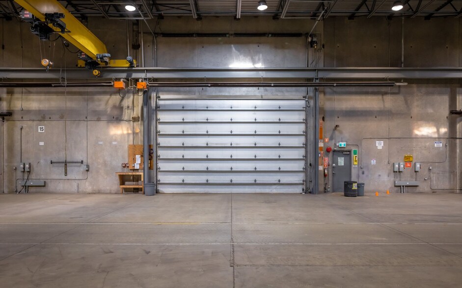 More Photos Of 5465 Production Blvd, Surrey Service For Lease