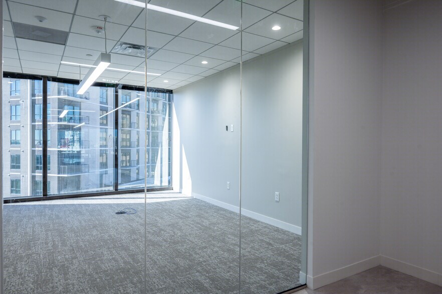 More Photos Of 3232 McKinney Ave, Dallas Office For Lease