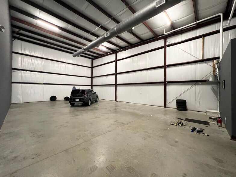 More Photos Of 430 Haynie Ave, Nashville Warehouse For Lease