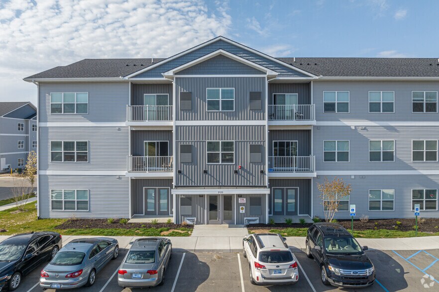 More Photos Of 2111 Heyboer Dr, Holland Apartments For Sale