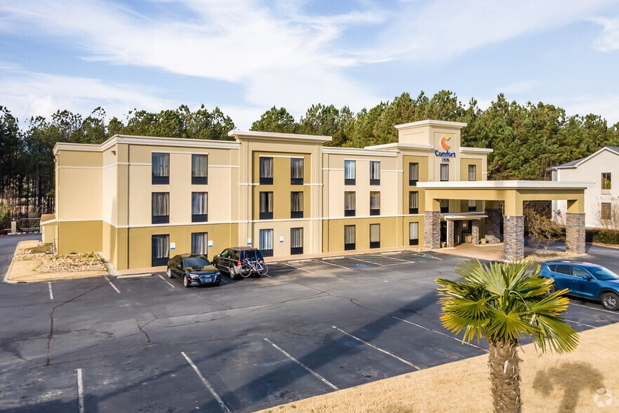 More Photos Of 184 Northpoint Way, Acworth Hotel For Sale