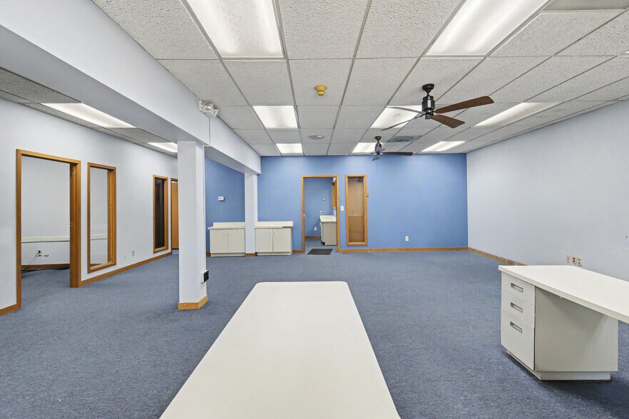 More Photos Of 22976 Outer Dr, Dearborn Flex For Lease
