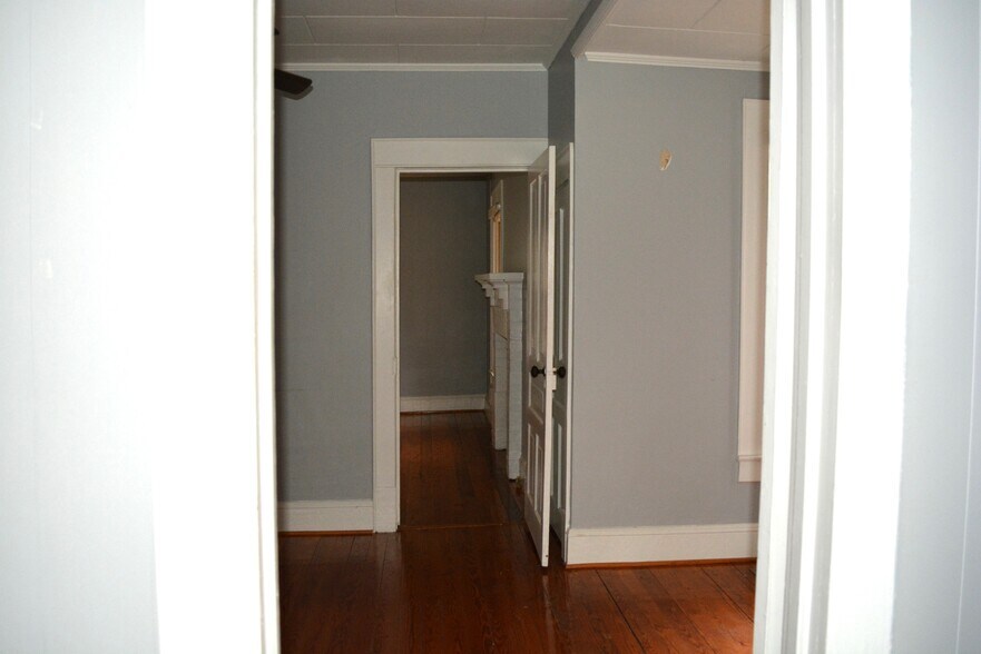 More Photos Of 579 West St, Pittsboro Office For Lease