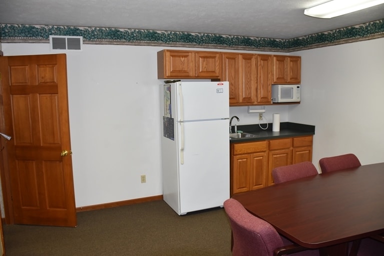 More Photos Of 2801 Bristol St, Elkhart Office For Sale