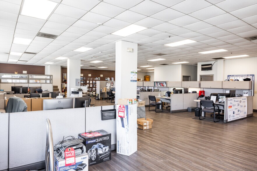 More Photos Of 6480 Best Friend Rd, Norcross Showroom For Lease