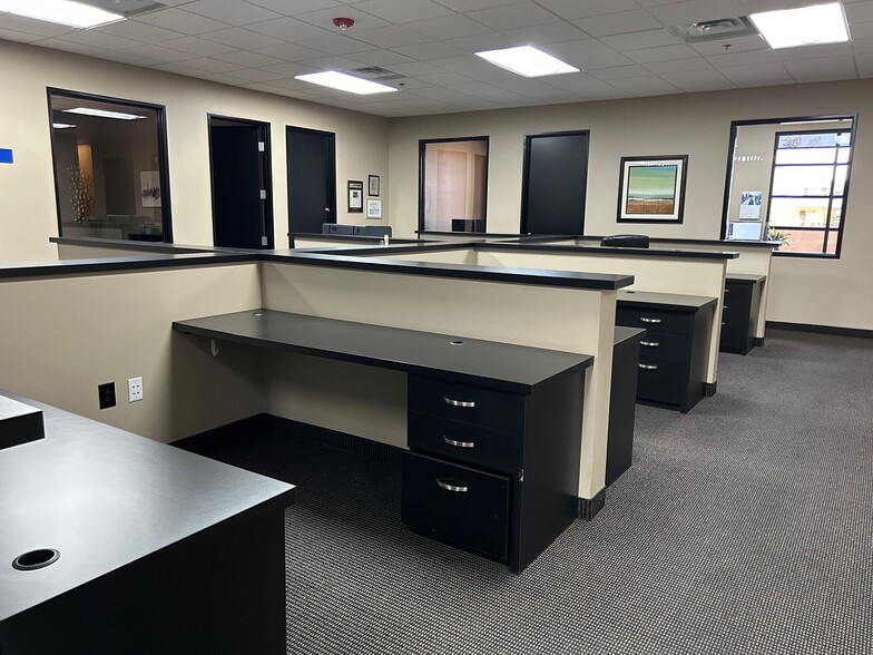 More Photos Of 50 S Stephanie St, Henderson Office For Sale
