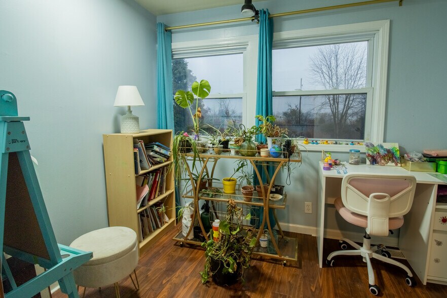 More Photos Of 40523 N Il Route 83, Antioch Apartments For Sale