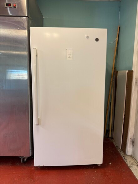 More Photos Of 16677 US Highway 77, Springer Restaurant For Lease