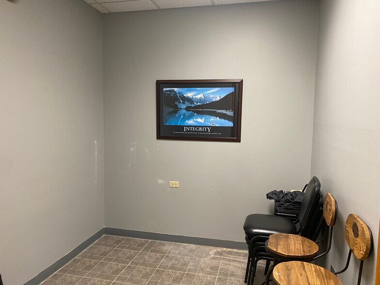 More Photos Of 4515-4531 E 26th St, Sioux Falls Storefront For Lease