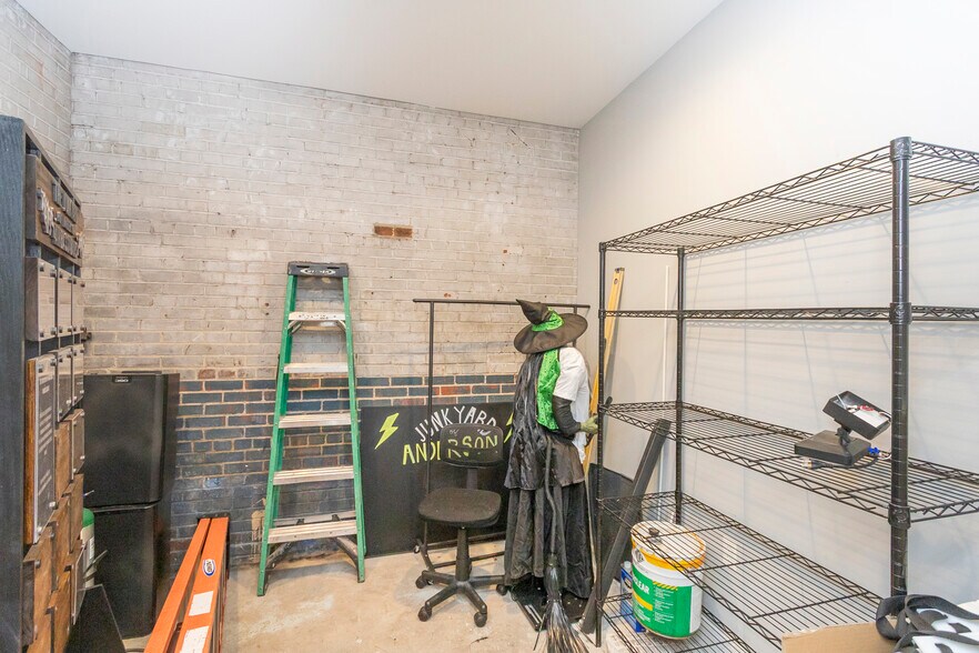 More Photos Of 107 E Orr St, Anderson Specialty For Sale