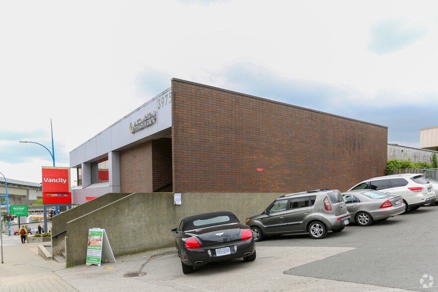 More Photos Of 3975 North Rd, Burnaby General Retail For Lease