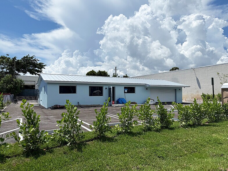 Primary Photo Of 1010 NW 52nd St, Fort Lauderdale Light Manufacturing For Sale