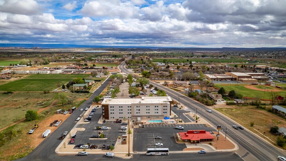 More Photos Of 465 S 100 E, Kanab Hospitality For Sale