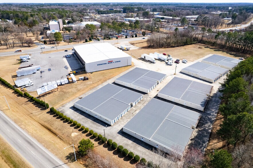 More Photos Of 803 S Eastern Blvd, Fayetteville Warehouse For Sale