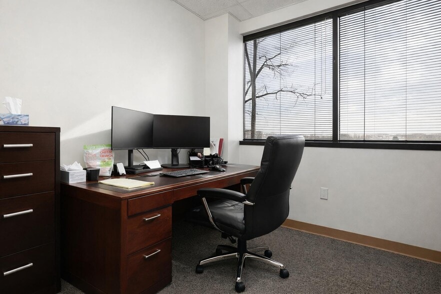 More Photos Of 50 Franklin Ln, Manalapan Township Office For Lease